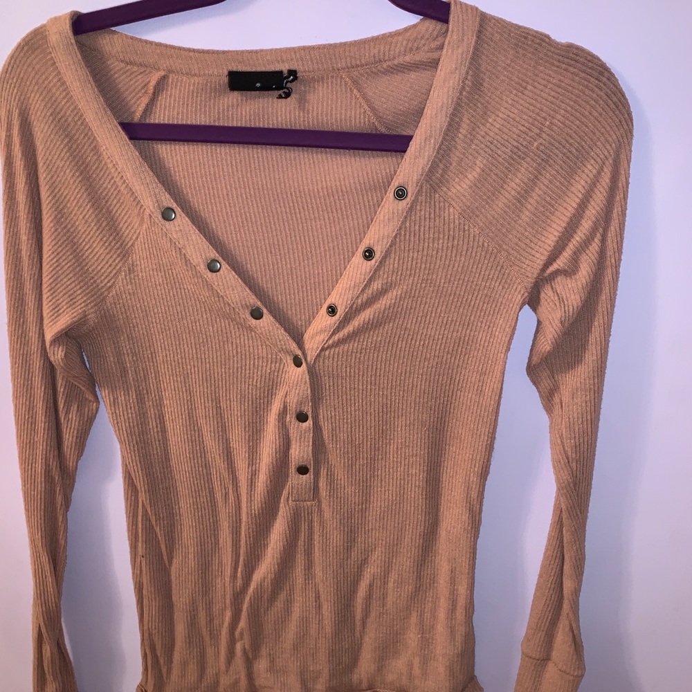 Tight fitting long sleeve shirt